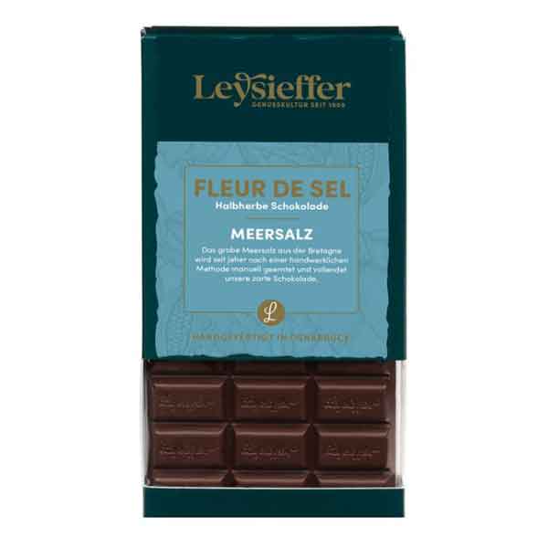 Halbherbe Schokolade mit Meersalz aus der Bretagne